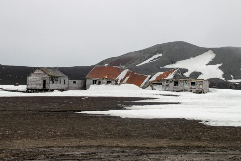 Visit Halley VI Research Station – United Kingdom