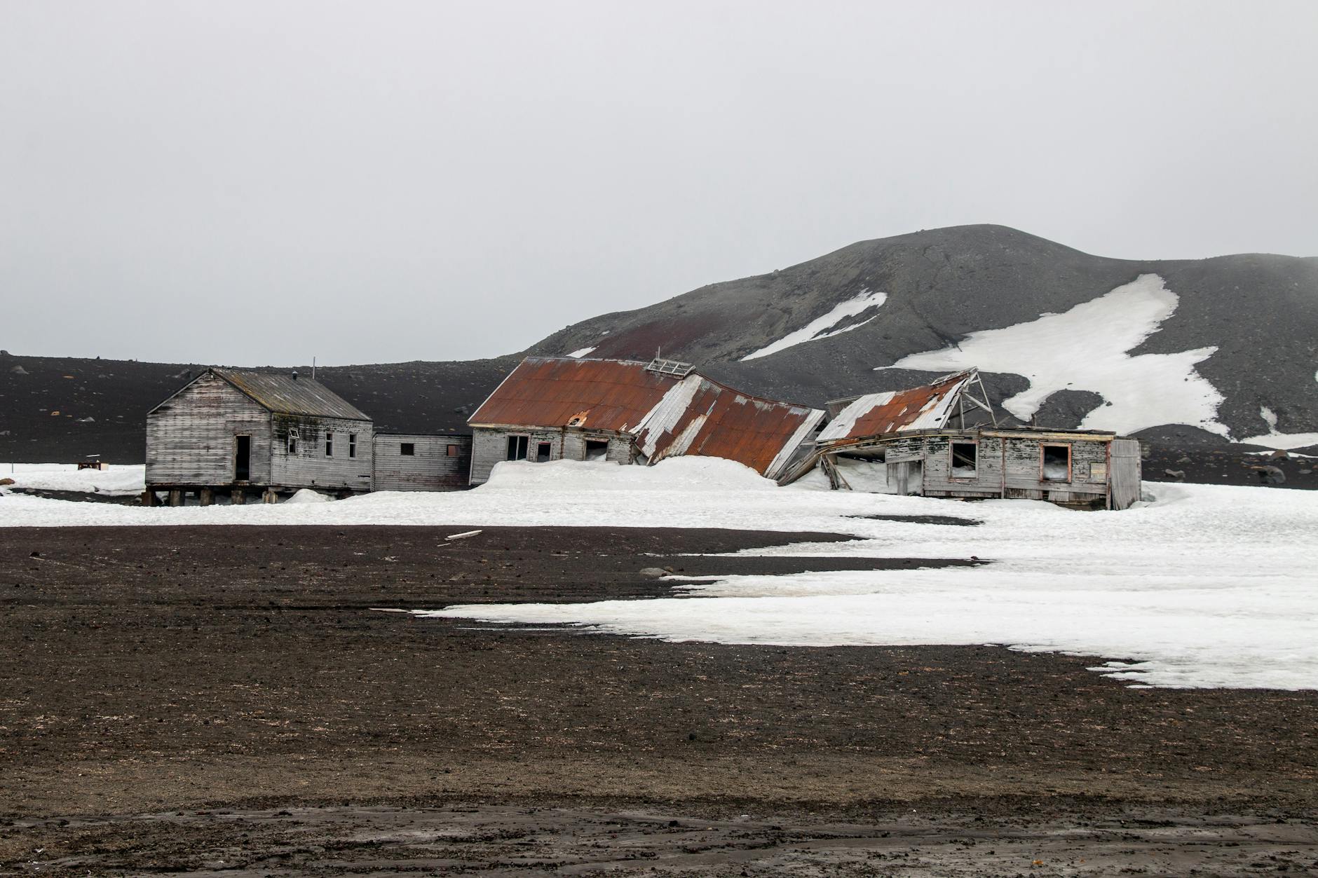 Visit Halley VI Research Station – United Kingdom