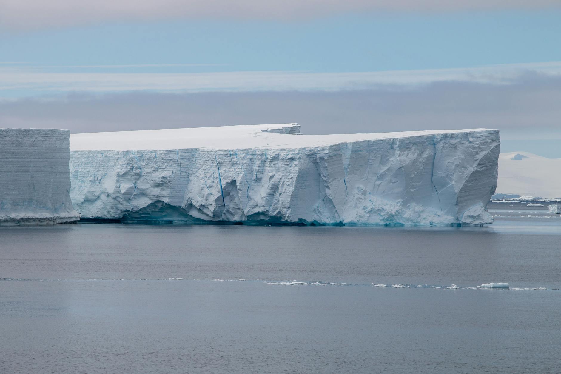 Experience the Thrill of the Antarctic Landscape